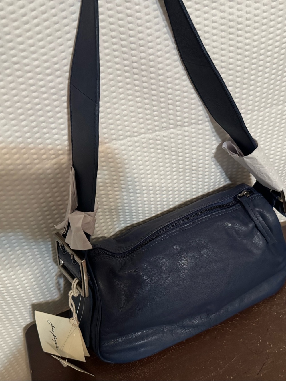 Free People navy blue leather shoulder bag - Picture 3 of 3